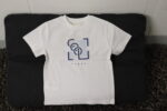 Geprägtes T-Shirt